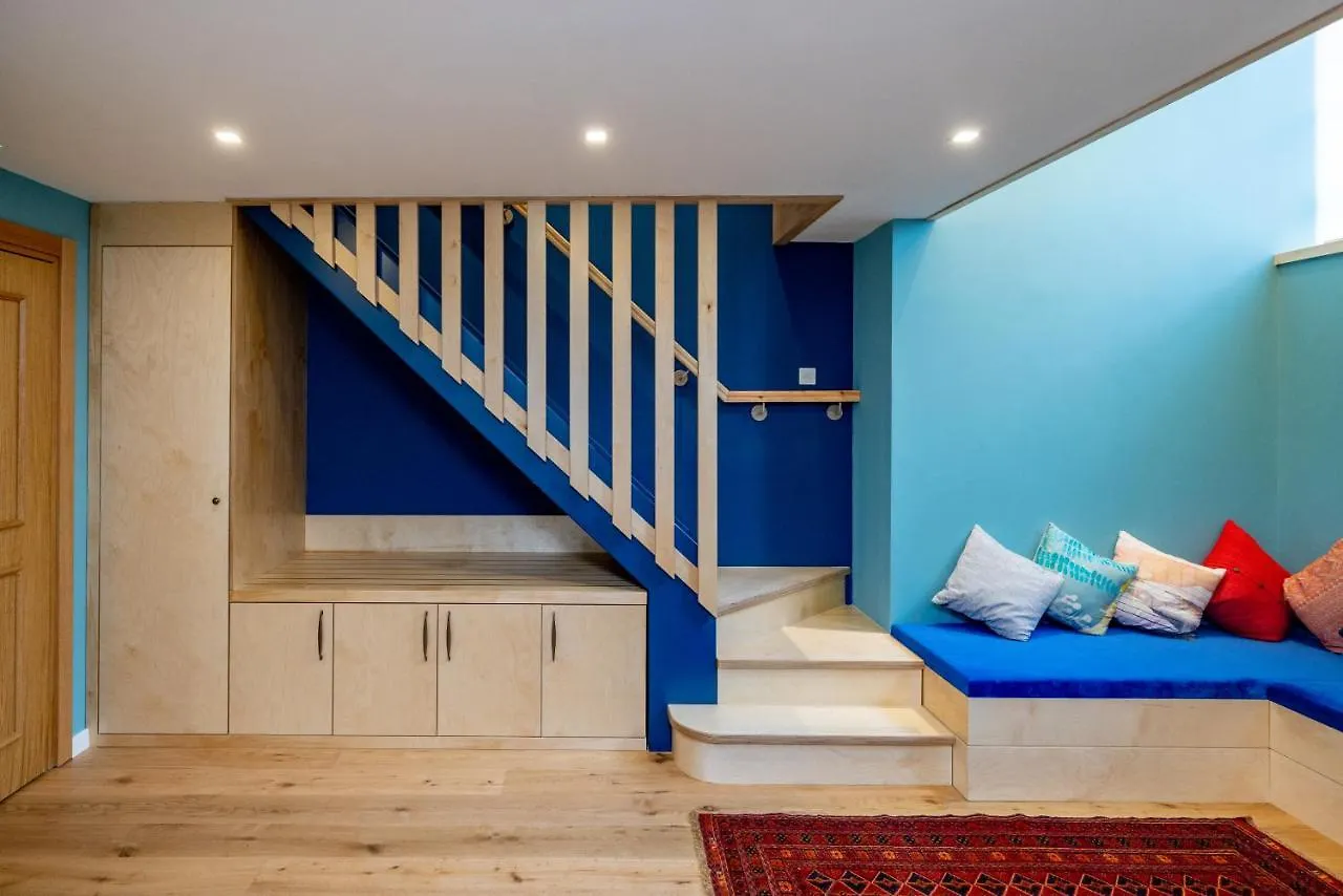 Limehouse Library Hotel London 4*,